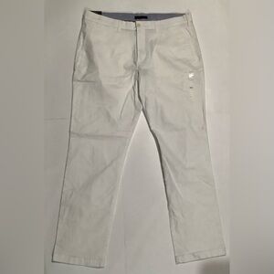 Tommy Hilfiger Men's Custom Fit Khaki Pants 38 x 33 NWT white Flat Front Chino
